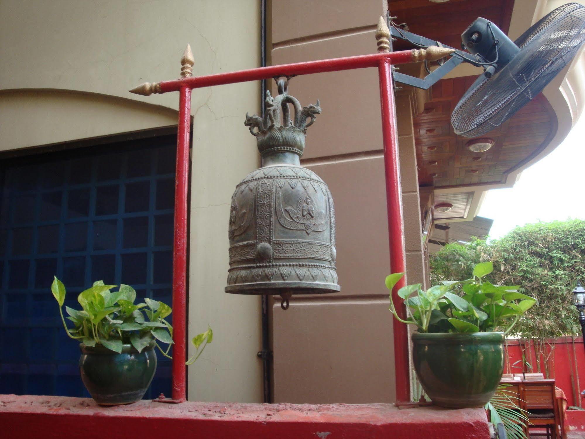 Near Sala Inn Siem Reap Exterior photo